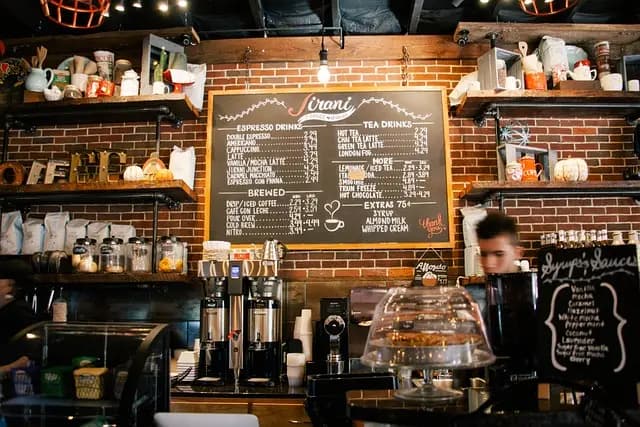 Les Meilleurs Accessoires à Avoir pour Optimiser Votre Cafetière à Capsules